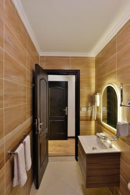 Parkside Boutique 3 Bbr Serviced Apartment - Ocean Blue - Near Airport Κάιρο Εξωτερικό φωτογραφία